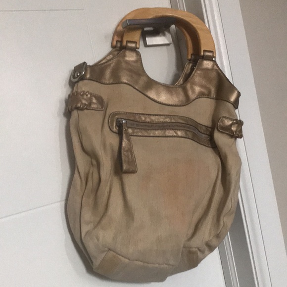 Guess Purse - Picture 4 of 8